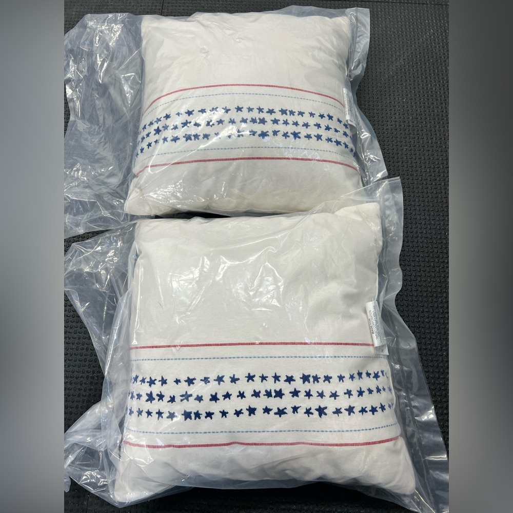 Throw pillows & covers - Picture 8 of 14